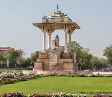 Statue Circle